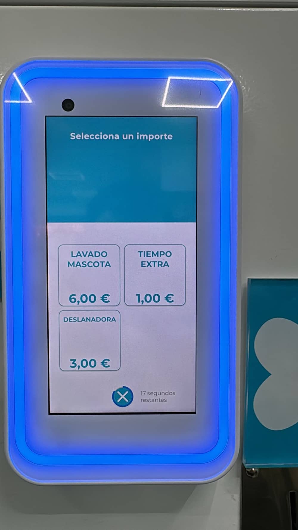Central de pago con tarjeta o monedas